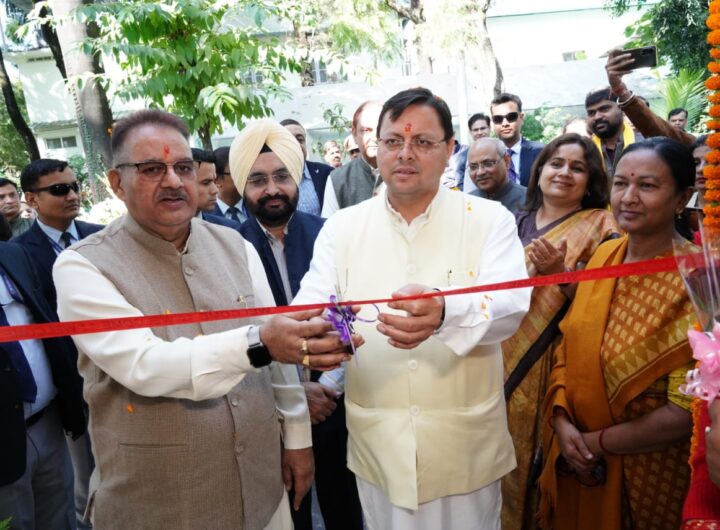 सीएम धामी ने सचिवालय में मिलेट बेकरी आउटलेट का उद्घाटन किया